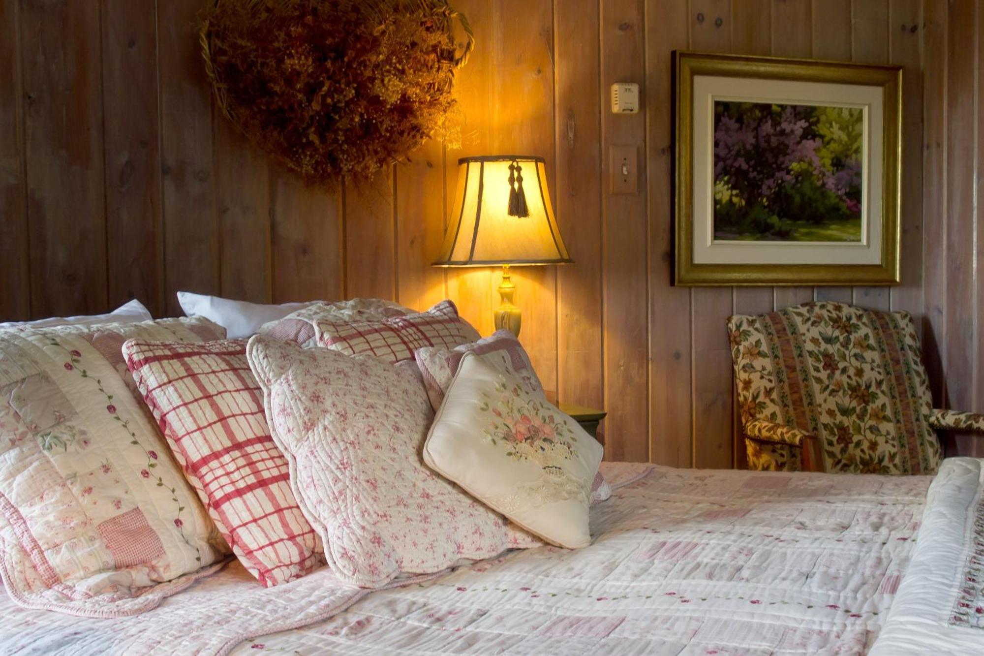 Le Petit Clocher Gite Touristique B & B Saint-Sauveur-des-Monts Zimmer foto