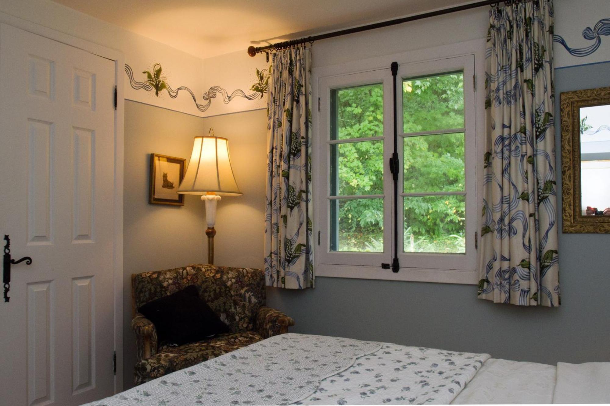 Le Petit Clocher Gite Touristique B & B Saint-Sauveur-des-Monts Zimmer foto