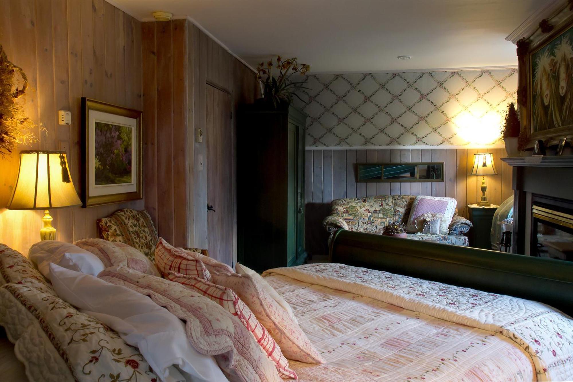 Le Petit Clocher Gite Touristique B & B Saint-Sauveur-des-Monts Zimmer foto